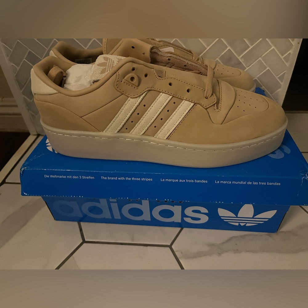 Adidas Rivalry Lux Low- Beige Sneakers with White Stripes